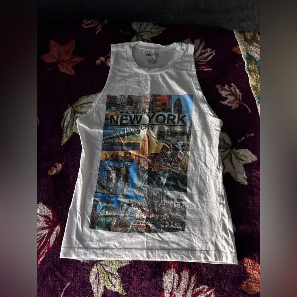 New without tags New York Tank Size Small